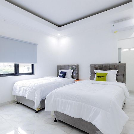 Urbanview Hotel Amira Syariah Bogor Pamoyanan Екстер'єр фото