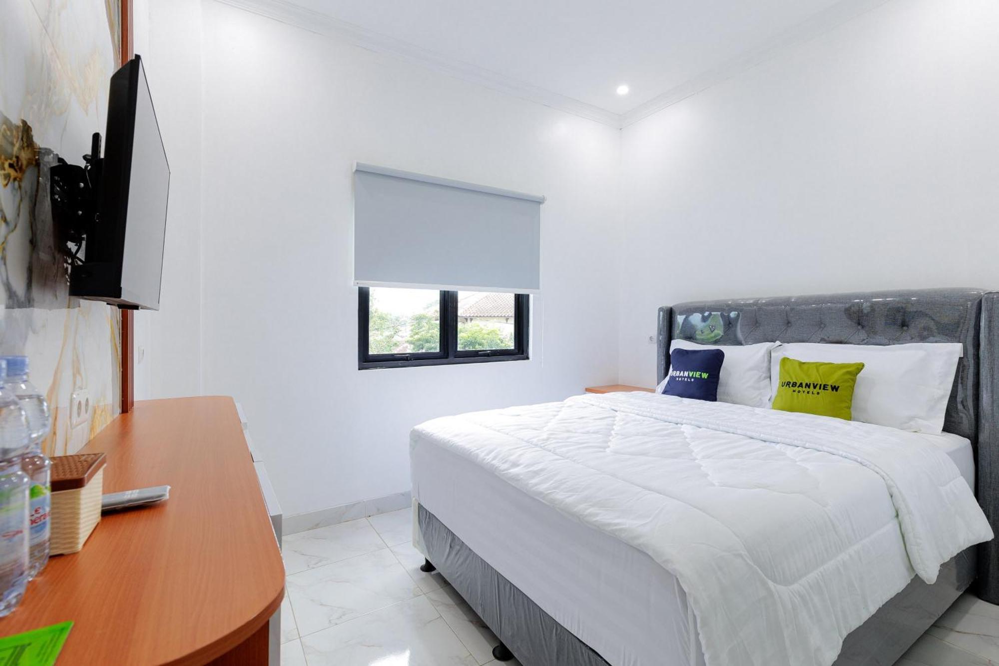 Urbanview Hotel Amira Syariah Bogor Pamoyanan Екстер'єр фото