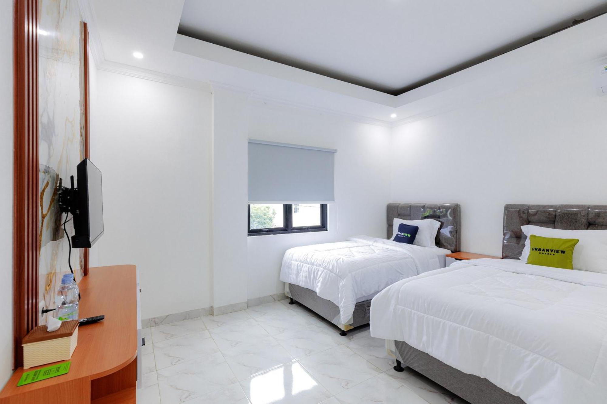 Urbanview Hotel Amira Syariah Bogor Pamoyanan Екстер'єр фото