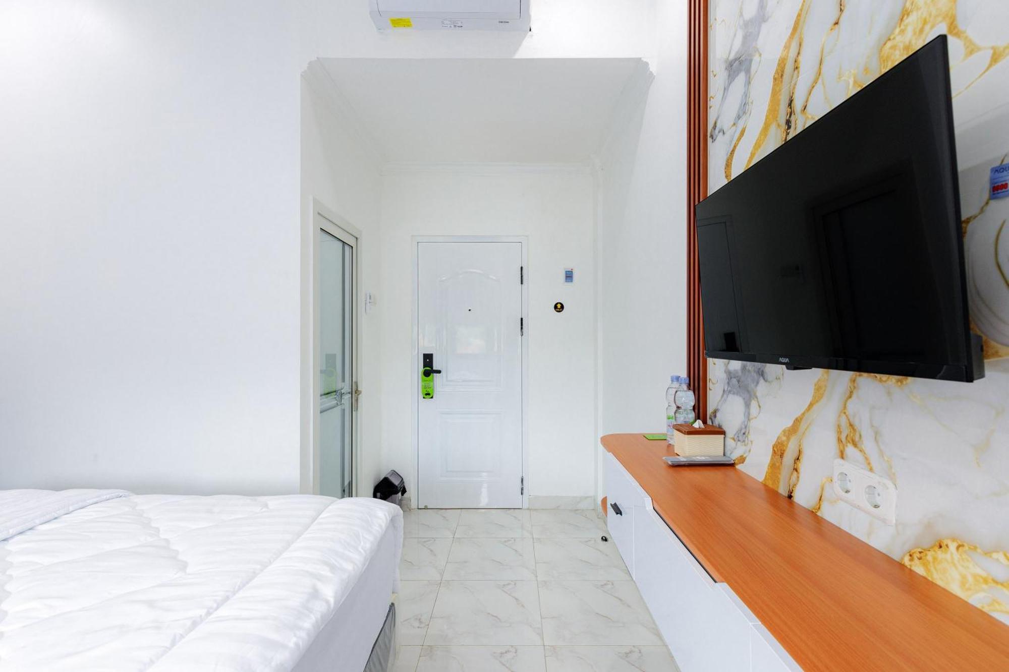 Urbanview Hotel Amira Syariah Bogor Pamoyanan Екстер'єр фото